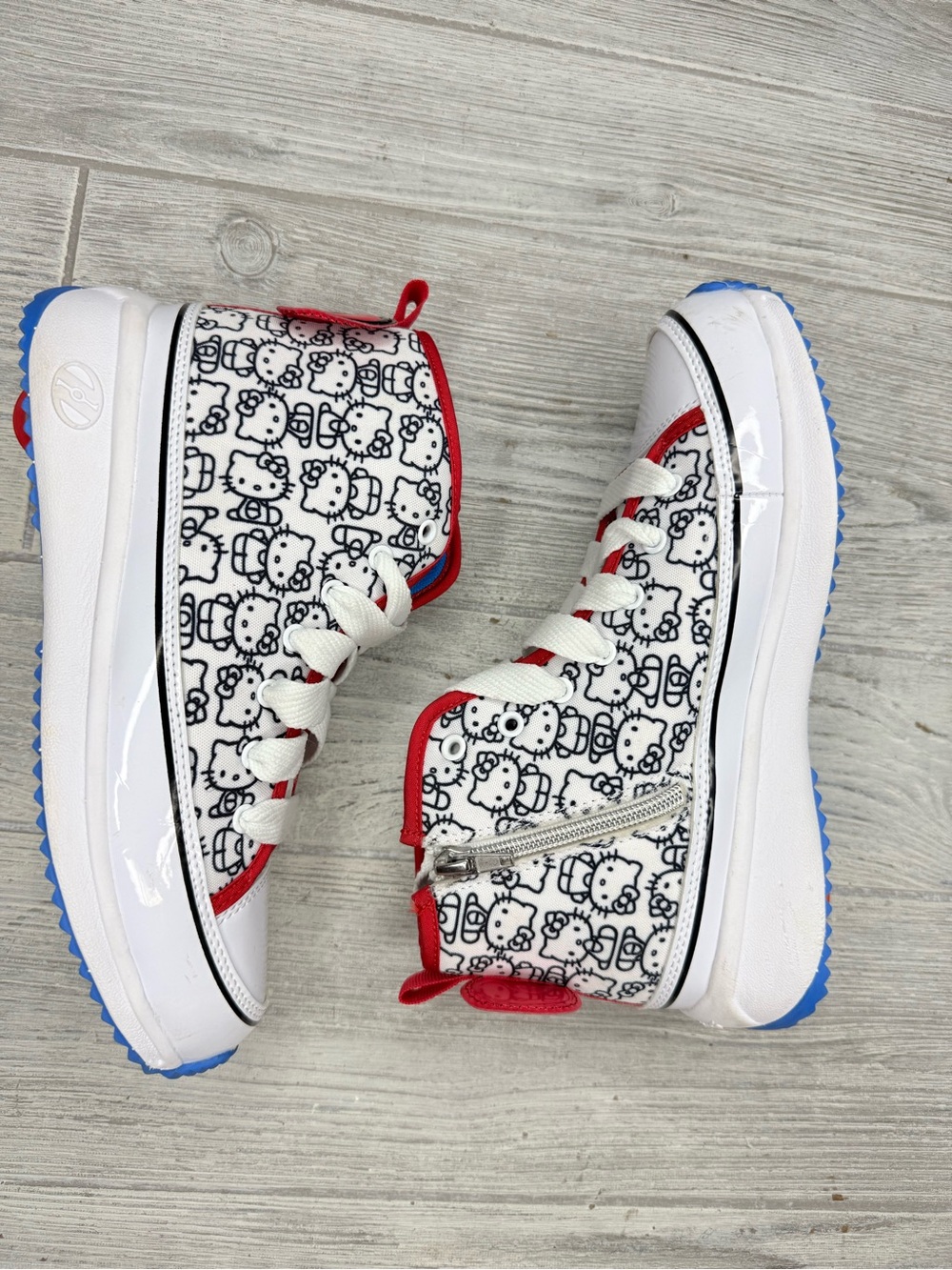 New Heelys x Hello Kitty Veloz collaboration tennis shoes sneakers 7